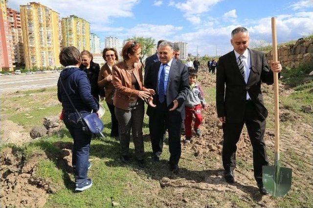 Türk Kadınlar Birliği Kayseri Şubesi’nin Katılımları İle Bölge Ağaçlandırma Çalışmaları