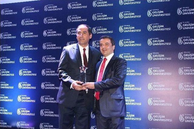 Öğrenciler Sektörün En İyilerini Belirledi 1