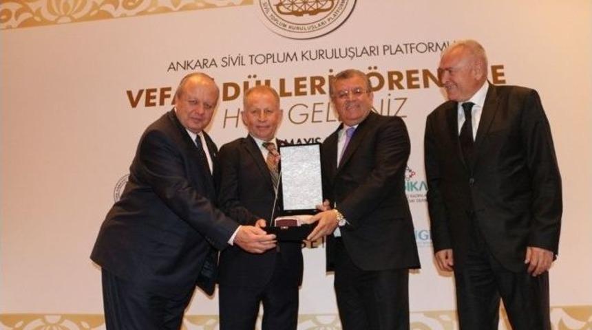 Başkent&rsquo;te H&uuml;seyin Aslan&rsquo;a &rsquo;vefa&rsquo; &Ouml;d&uuml;l&uuml;