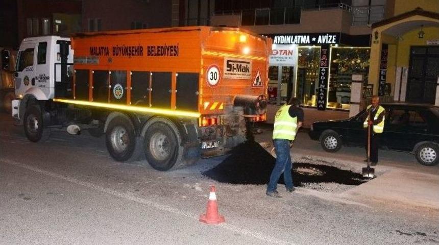 B&uuml;y&uuml;kşehir Belediyesi Gece Mesaisi Yapıyor