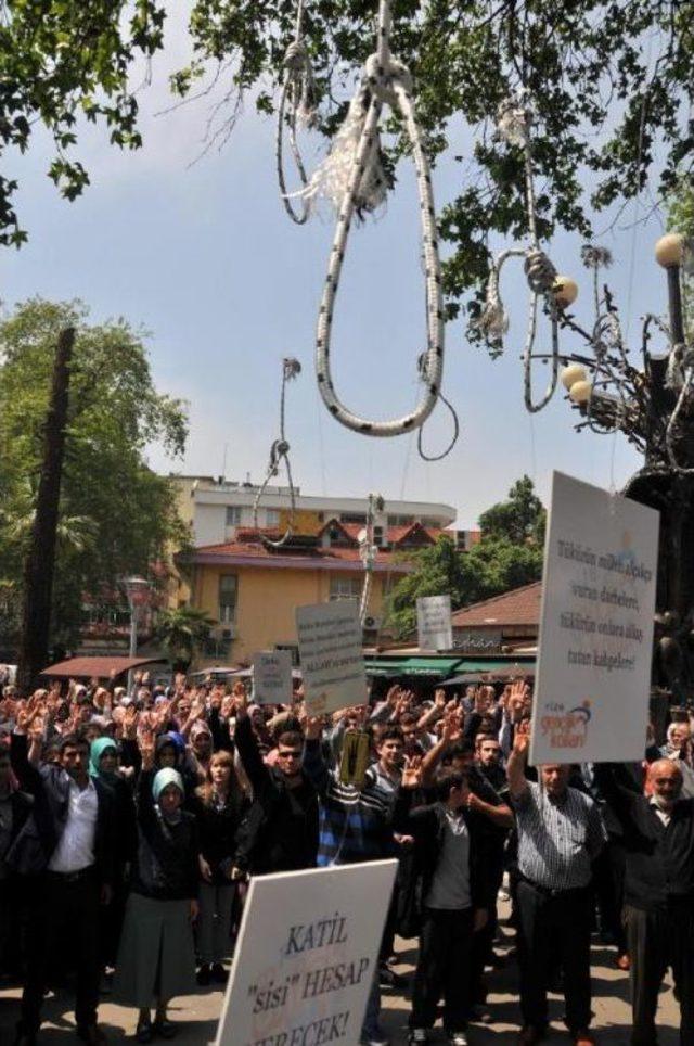 Rize’De Mursi’Ye Idam Cezasına Protesto Eylemi