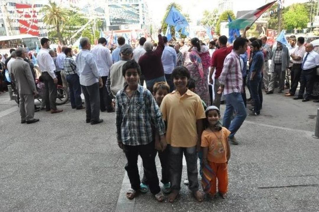 Mursi&rsquo;nin İdama Mahkum Edilmesini Protesto Ettiler