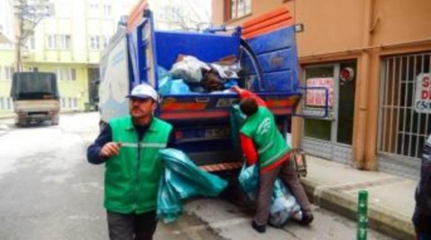 Yıldırım &Ccedil;evre Timleri Atıkları Ekonomiye Geri Kazandırıyor