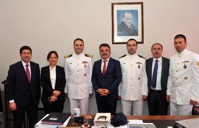 Denizaltı Komutanları, Büyükşehir Belediyesi’ni Ziyaret Etti