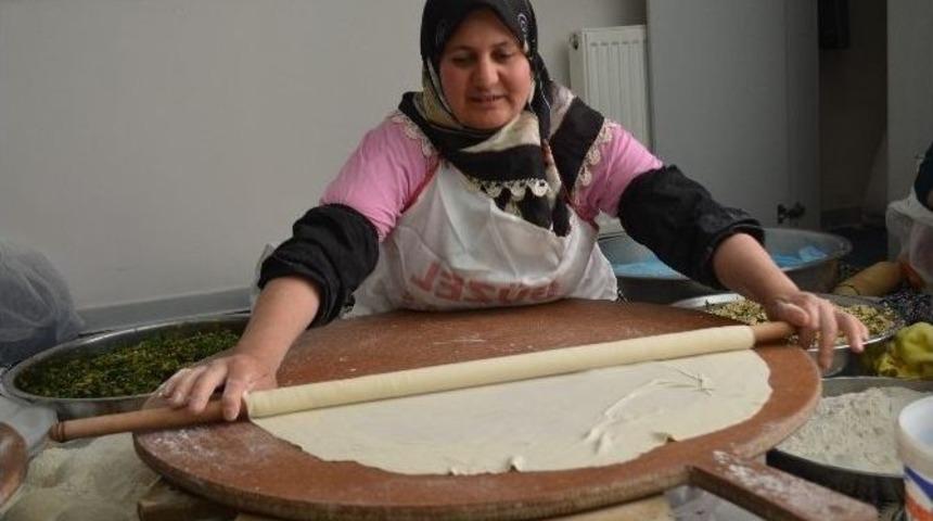 İhtiya&ccedil; Sahipleri Ve &Ouml;ğrenciler Yararına Kermes