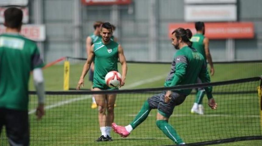 Bursaspor Fenerbah&ccedil;e'ye Hazırlanıyor
