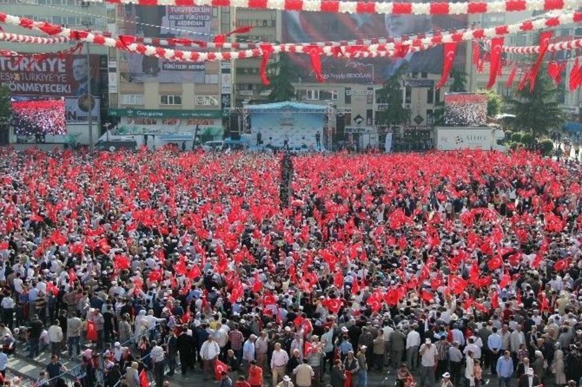 Erdoğan: &ldquo;beyefendiye Vermişler 400-500 D&ouml;n&uuml;m Yer, Saltanata Bak Ya&rdquo;