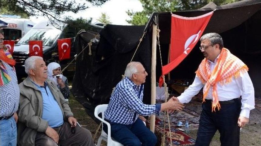 Ak Parti Afyonkarahisar İl Teşkilatı &Uuml;yeleri T&uuml;rk D&uuml;nyası K&uuml;lt&uuml;r Ş&ouml;lenine Katıldı