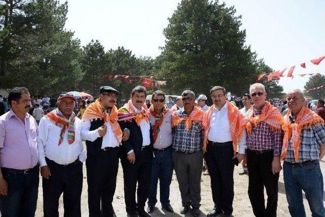 Ak Parti Afyonkarahisar İl Teşkilatı &Uuml;yeleri T&uuml;rk D&uuml;nyası K&uuml;lt&uuml;r Ş&ouml;lenine Katıldı 2