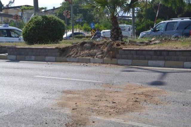 Nazilli'de Takla Atan Otomobilde 5 Polis Yaralandı