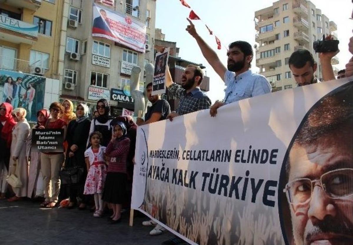 Manisa&rsquo;da Mursi İ&ccedil;in Dua Edildi