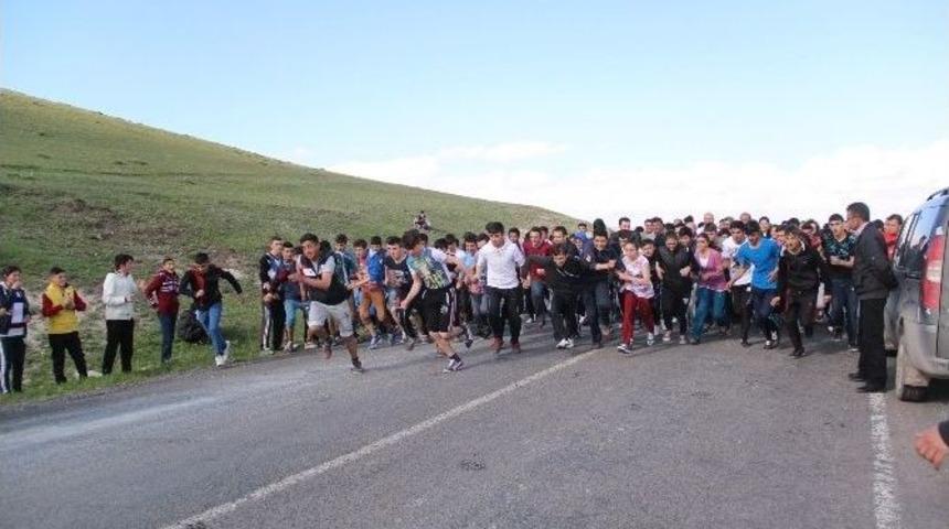 &Ccedil;ıldır&rsquo;da Gen&ccedil;lik Koşusu D&uuml;zenlendi