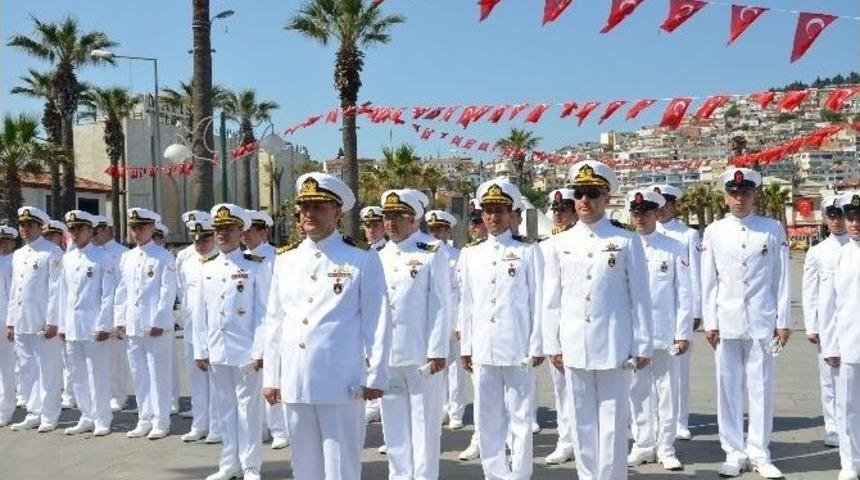 Askeri Gemiler Kuşadası&rsquo;nda