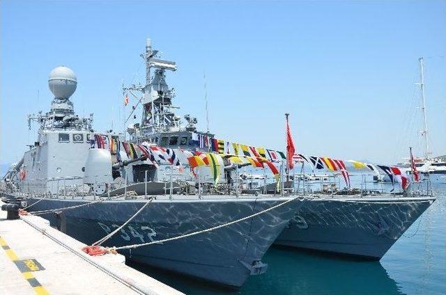Askeri Gemiler Kuşadası&rsquo;nda 2