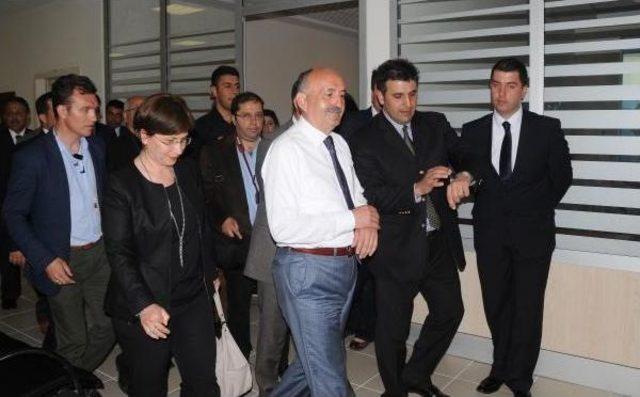 M&uuml;ezzinoğlu: B&uuml;t&uuml;n Ailelerin Aile Diş Hekimi Olacak 2