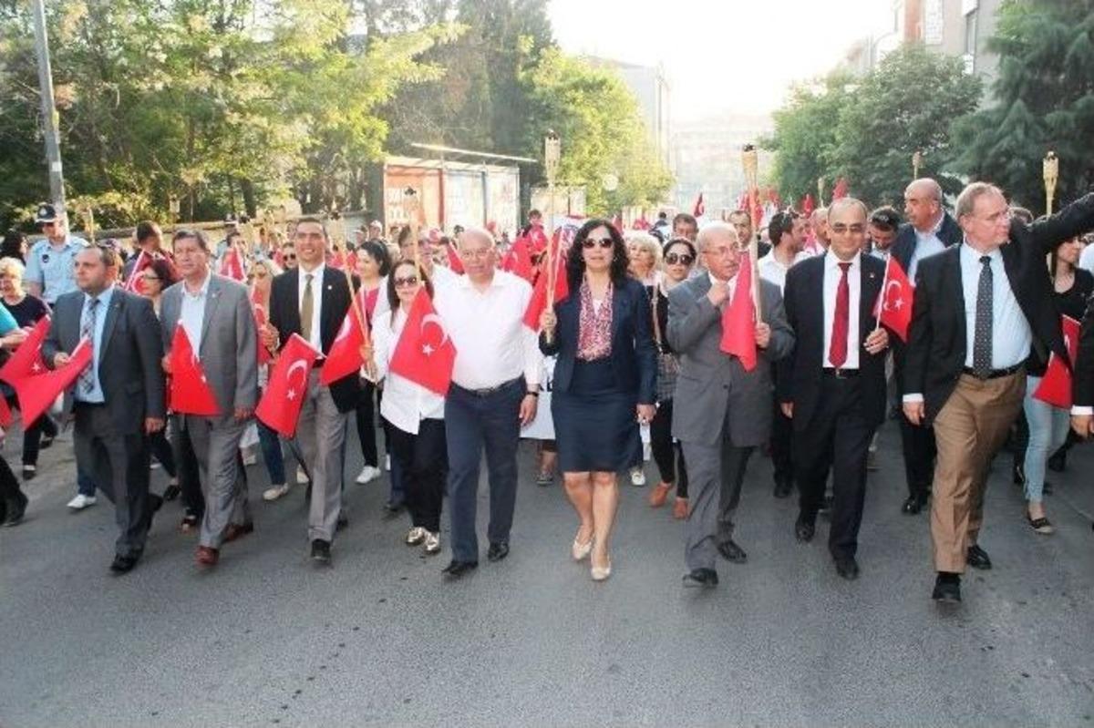 &lsquo;ge&ccedil;lik Ş&ouml;leni&rsquo;nde Y&uuml;ksek Sadakat Gen&ccedil;leri Coşturdu