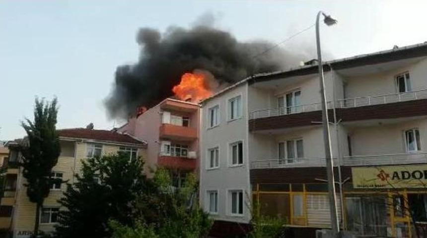 &Uuml;sk&uuml;dar'da Korkutan Yangın