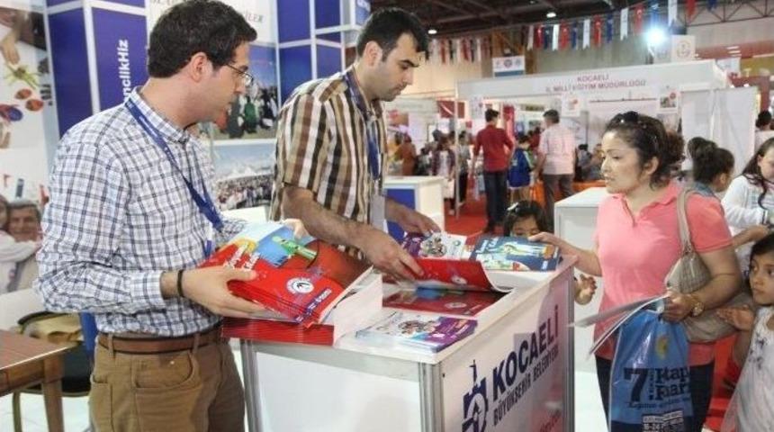 Ko-mek Ve Gen&ccedil;lik Hizmetleri Kitap Fuarı&rsquo;nda