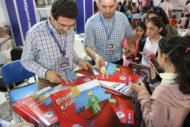 Ko-mek Ve Gen&ccedil;lik Hizmetleri Kitap Fuarı&rsquo;nda 1