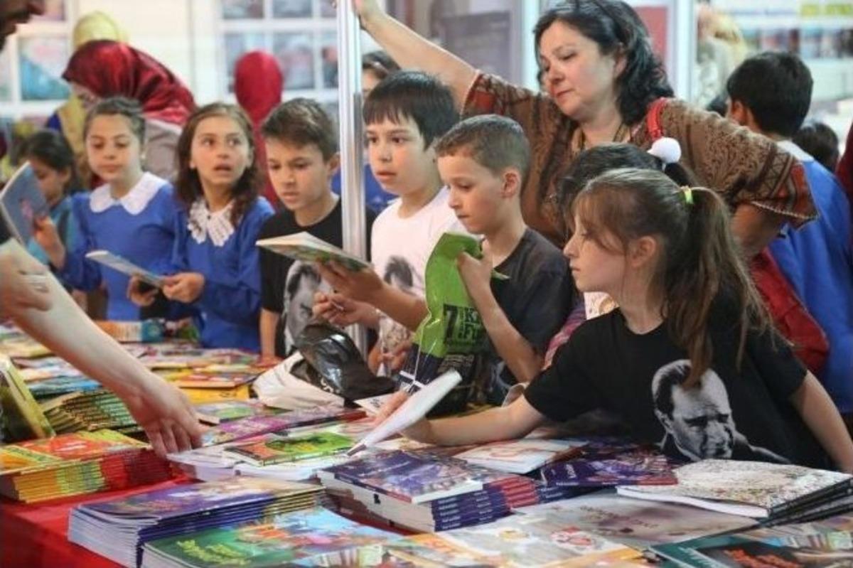 Kocaeli&rsquo;de Bir Nesil Kitap Fuarıyla B&uuml;y&uuml;d&uuml;