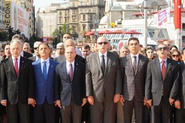 Taksim'de 19 Mayıs Töreni