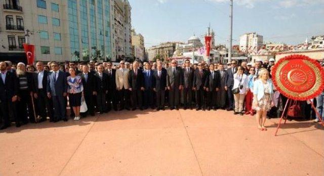 Taksim'de 19 Mayıs Töreni