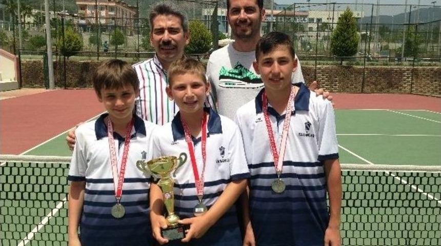 Yamanlar&rsquo;da &Ccedil;ifte Kupa Sevinci