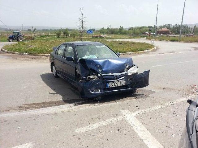 Gemerek&rsquo;te Trafik Kazası: 7 Yaralı 3