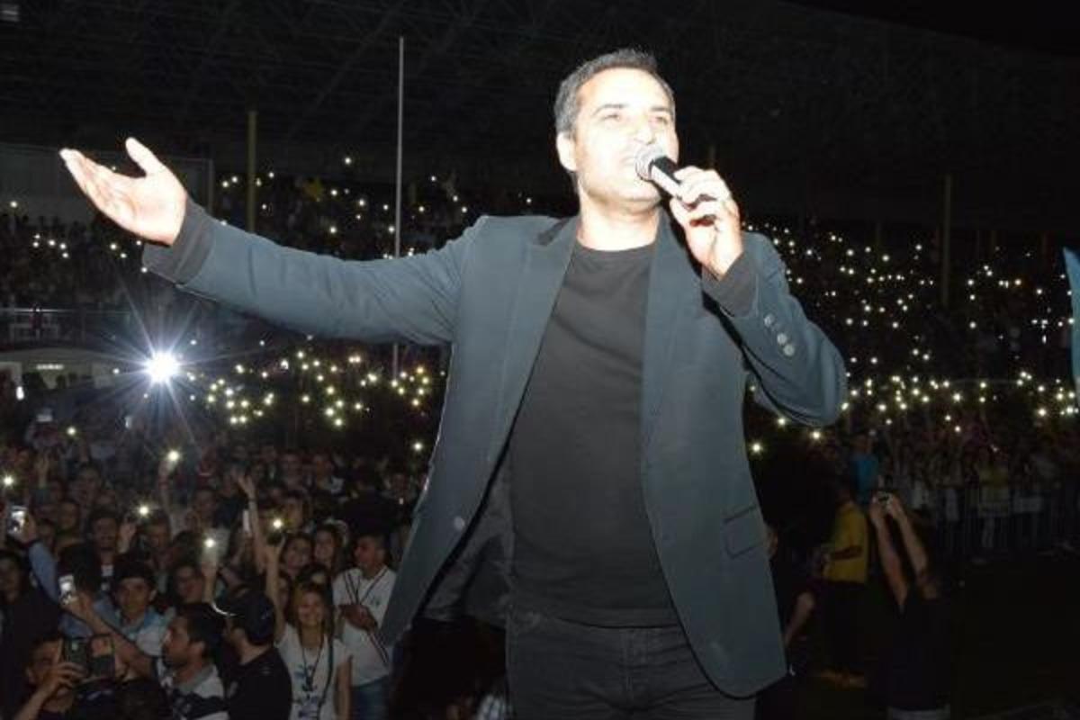 Rafet El Roman Ve Ezo'dan Siirt'te 19 Mayıs Konseri