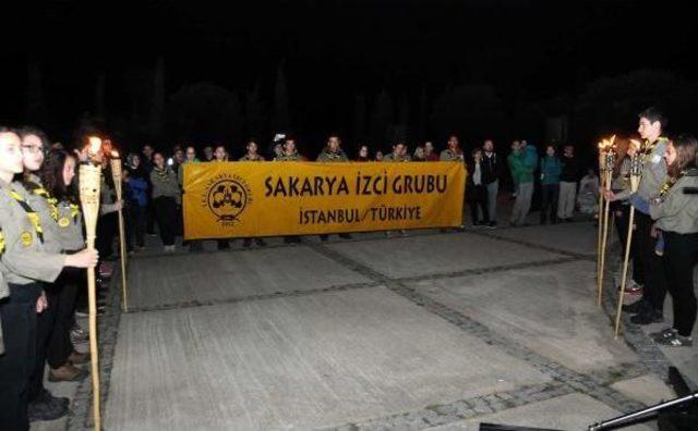 Liseliler, &Ccedil;anakkale de Şehit D&uuml;şen &Ouml;ğrencileri Andı 2