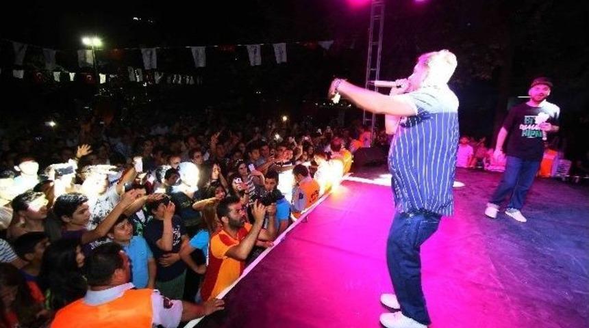 İzmir&rsquo;de Gen&ccedil;lik Ve Spor Festivali Coşkusu