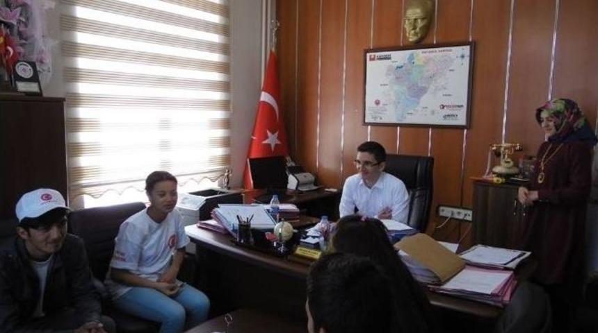 Gen&ccedil;lerden B&uuml;nyan Adliyesine Ziyaret