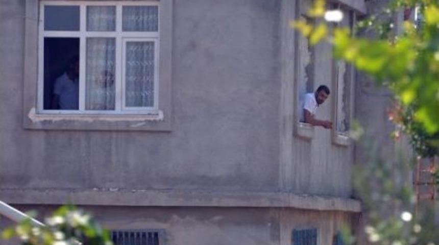 Evlerinde Cephanelik &Ccedil;ıktı  'haberimiz Yok' Dediler
