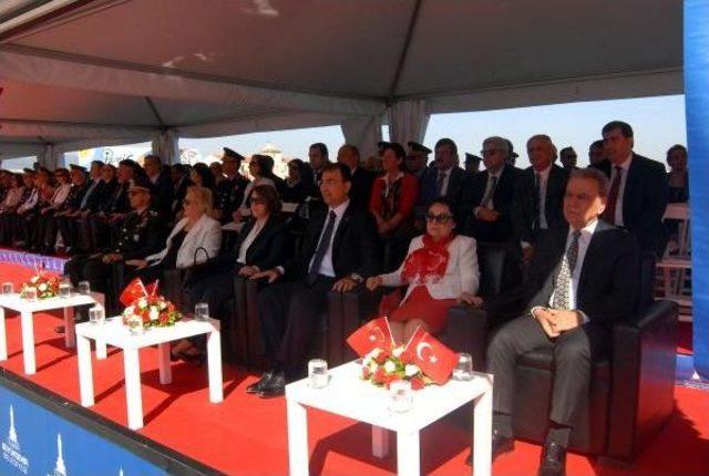 İzmir'de 19 Mayıs Gençlik Ve Spor Bayramı Coşkuyla Kutladı