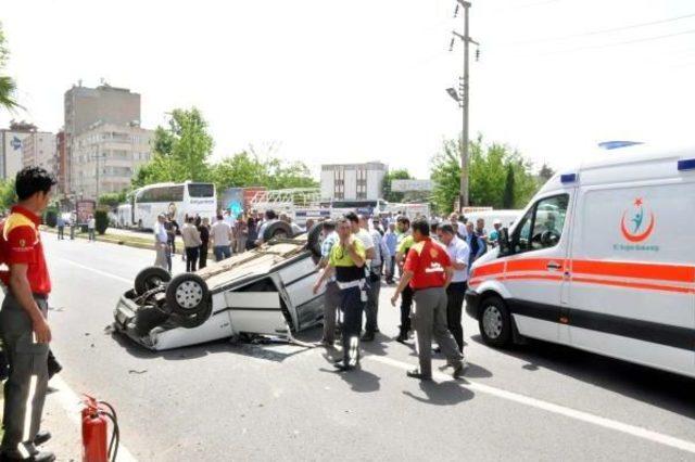 Adıyaman’Da Otomobil Ağaca Çarptı: 4 Yaralı