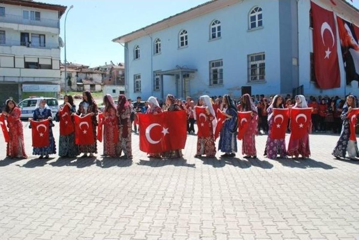 19 Mayıs Gen&ccedil;lik Ve Spor Bayramı Dolu Dolu Kutlandı