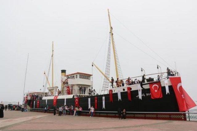 Bandırma Müze Gemisi Ziyaretçi Akınına Uğradı