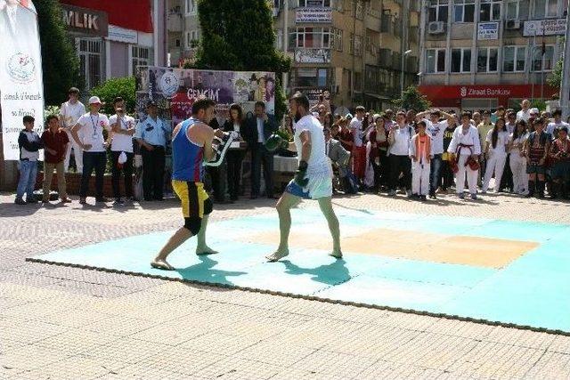 Devrek&rsquo;te 19 Mayıs Bayramı Coşkuyla Kutlandı 1