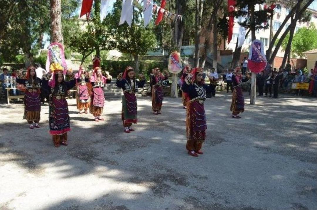 19 Mayıs Kula&rsquo;da Da Coşkuyla Kutlandı