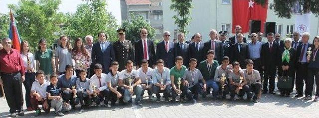 Manyas&rsquo;ta 19 Mayıs Gen&ccedil;lik Ve Spor Bayramı T&ouml;reni 1