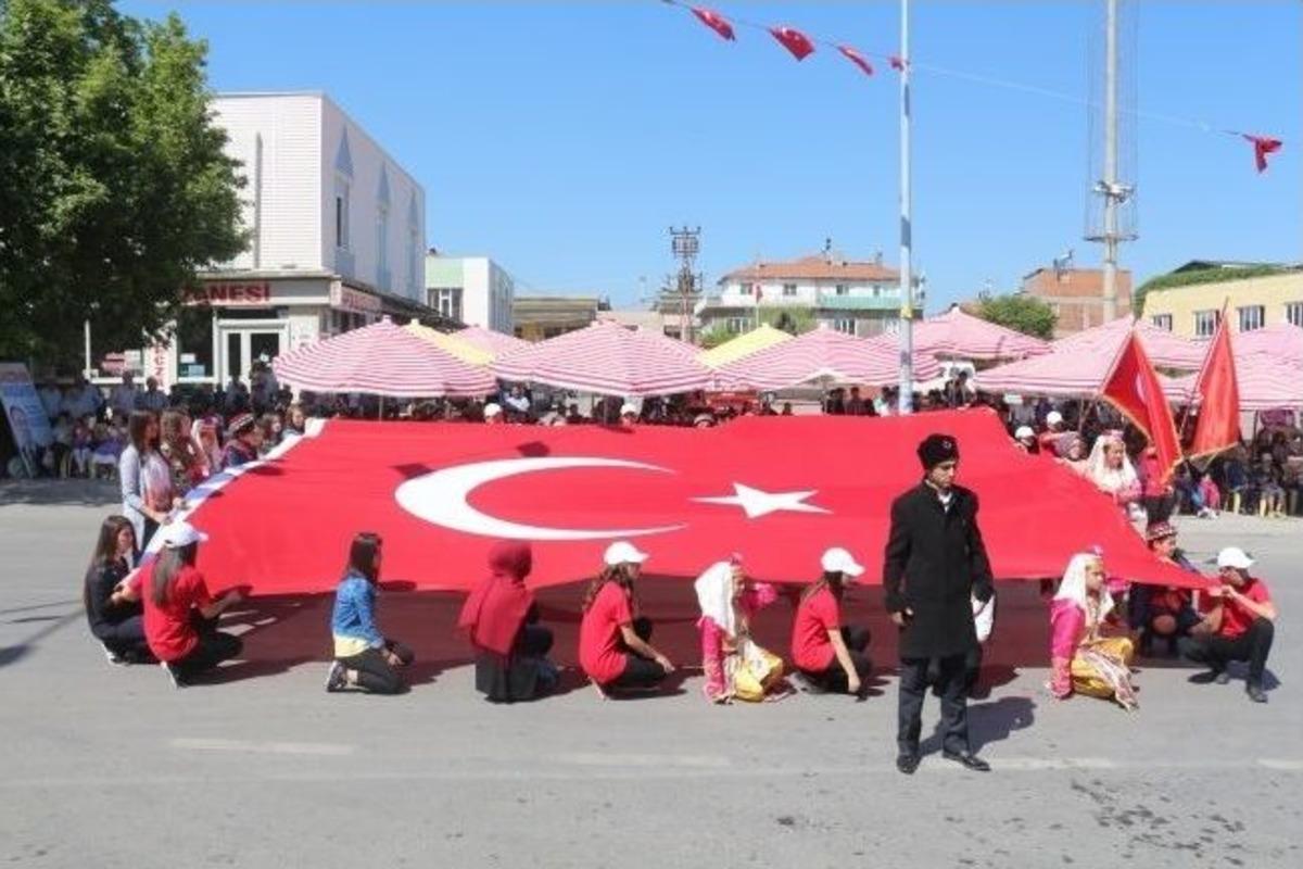 19 Mayıs G&ouml;rdes&rsquo;te Coşkuyla Kutlandı
