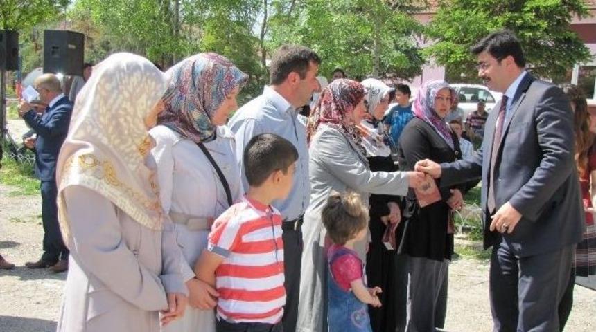 Kitap Kurtları &Ouml;d&uuml;llendirildi