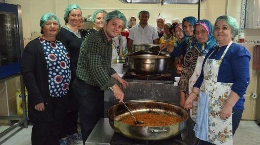 Kula&rsquo;da Aş&ccedil;ılık Kursunu Bitirenler Belgelerini Aldı