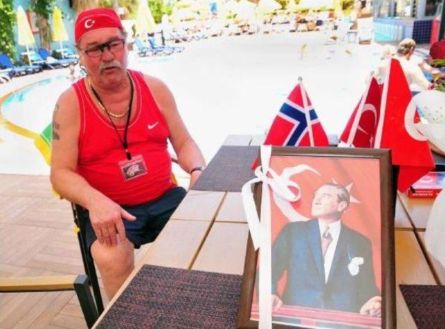 Norveçli Çiftin Atatürk Ve Türkiye Sevgisi