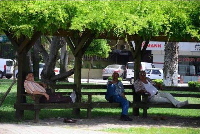 Adana da Termometreler 44 Dereceyi G&ouml;sterdi 2