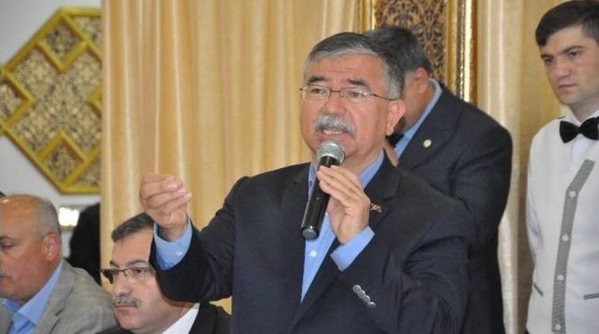 Milli Savunma Bakanı Yılmaz, Esnaftan Se&ccedil;imde Destek İstedi