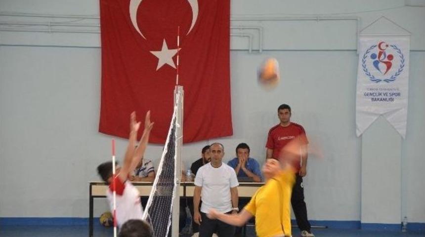 Silvan&rsquo;da Voleybol Turnuvası Sona Erdi