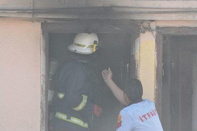 Bolu&rsquo;da Ahşap Evde &Ccedil;ıkan Yangın Korkuttu 1