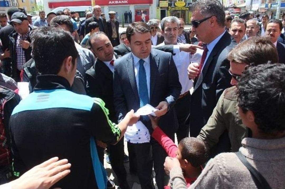 Vali Musa Işın Stantları Gezdi