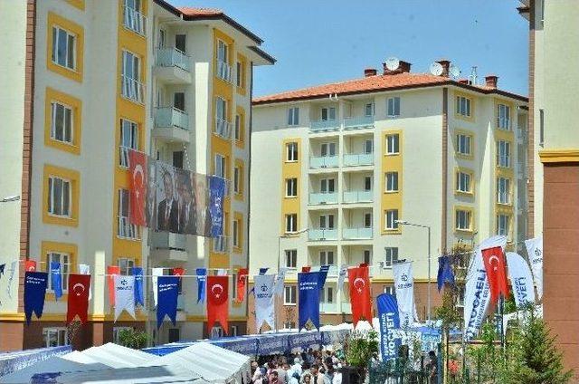 Evleri Sahipleri Yapılan Törenle Anahtarlarını Aldı